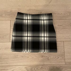 urban outfitters black and white plaid skirt
